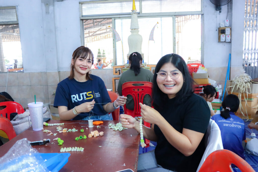คณะศิลปศาสตร์ มทร.ศรีวิชัย ร่วมสืบสานประเพณีเรือพระ สร้างสรรค์เรือพระวัดสระเกษ สืบทอดศิลปวัฒนธรรมท้องถิ่นภาคใต้ - มทร.ศรีวิชัย (RMUTSV)