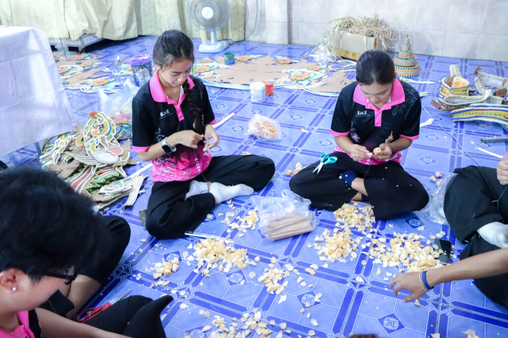 คณะศิลปศาสตร์ มทร.ศรีวิชัย ร่วมสืบสานประเพณีเรือพระ สร้างสรรค์เรือพระวัดสระเกษ สืบทอดศิลปวัฒนธรรมท้องถิ่นภาคใต้ - มทร.ศรีวิชัย (RMUTSV)