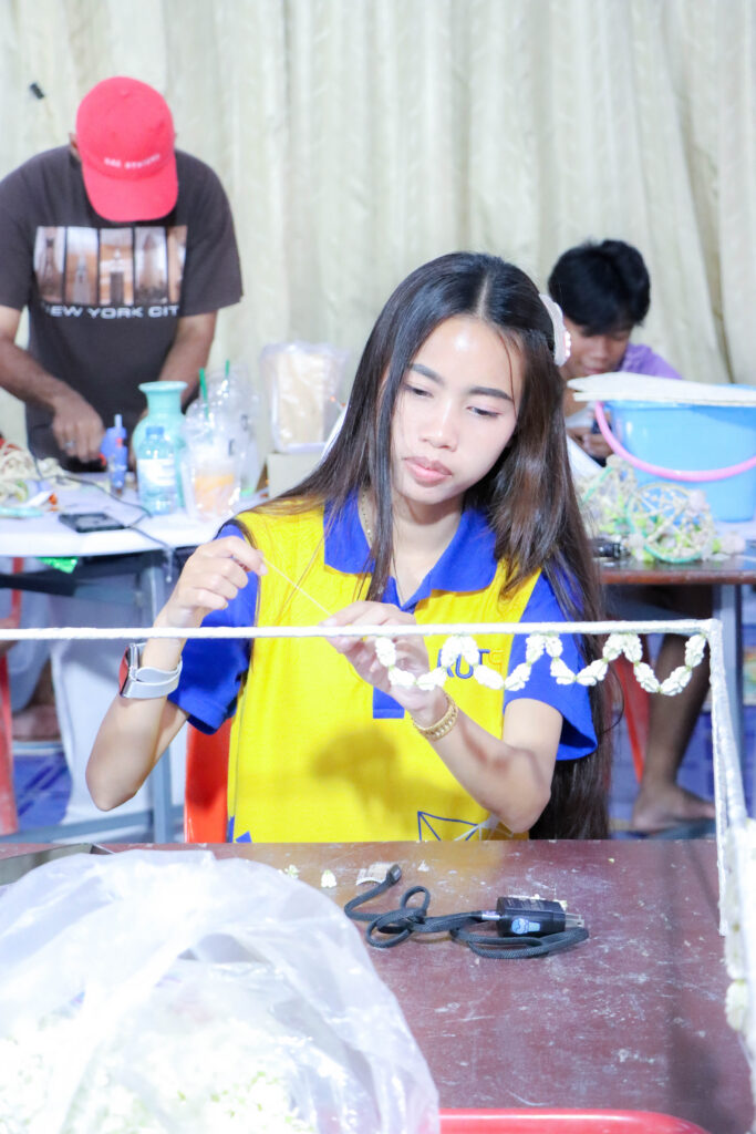 คณะศิลปศาสตร์ มทร.ศรีวิชัย ร่วมสืบสานประเพณีเรือพระ สร้างสรรค์เรือพระวัดสระเกษ สืบทอดศิลปวัฒนธรรมท้องถิ่นภาคใต้ - มทร.ศรีวิชัย (RMUTSV)